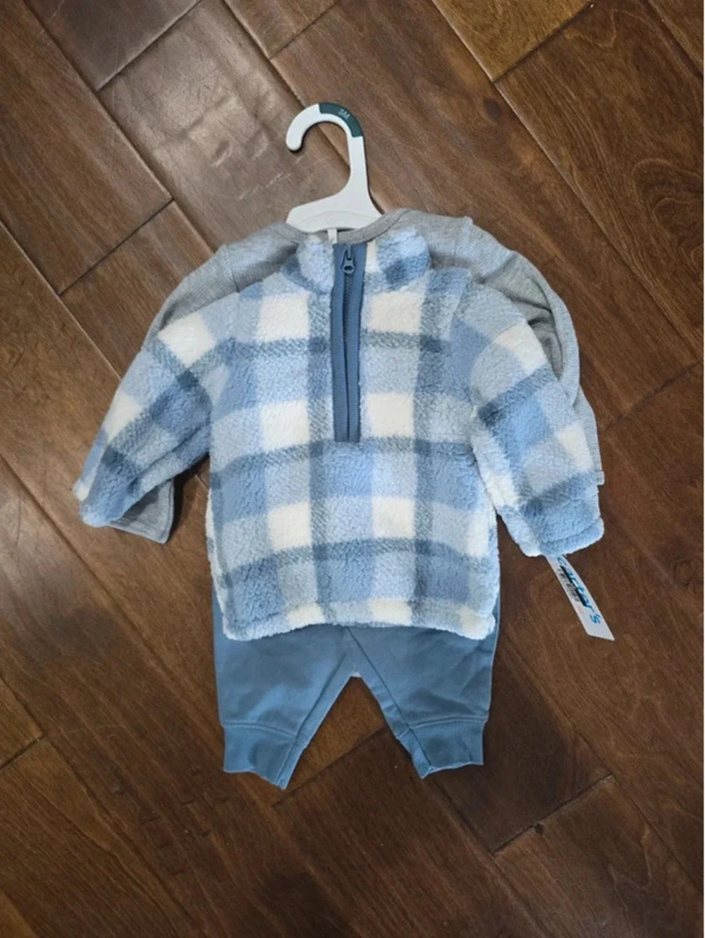 3m brand new three piece outfit set from carter's item, 268G4